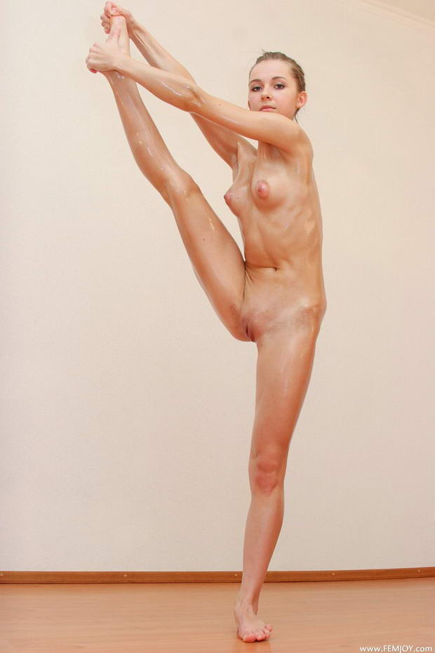 ballet dancer gymnast nude